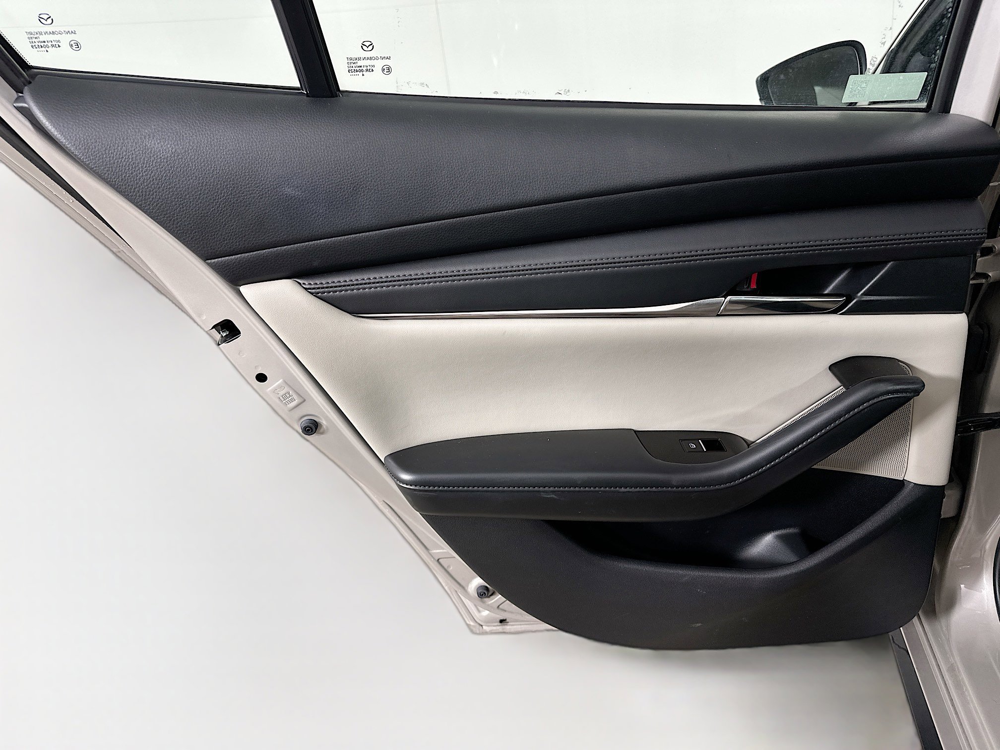 Used 2025 MAZDA MAZDA3 s image 26