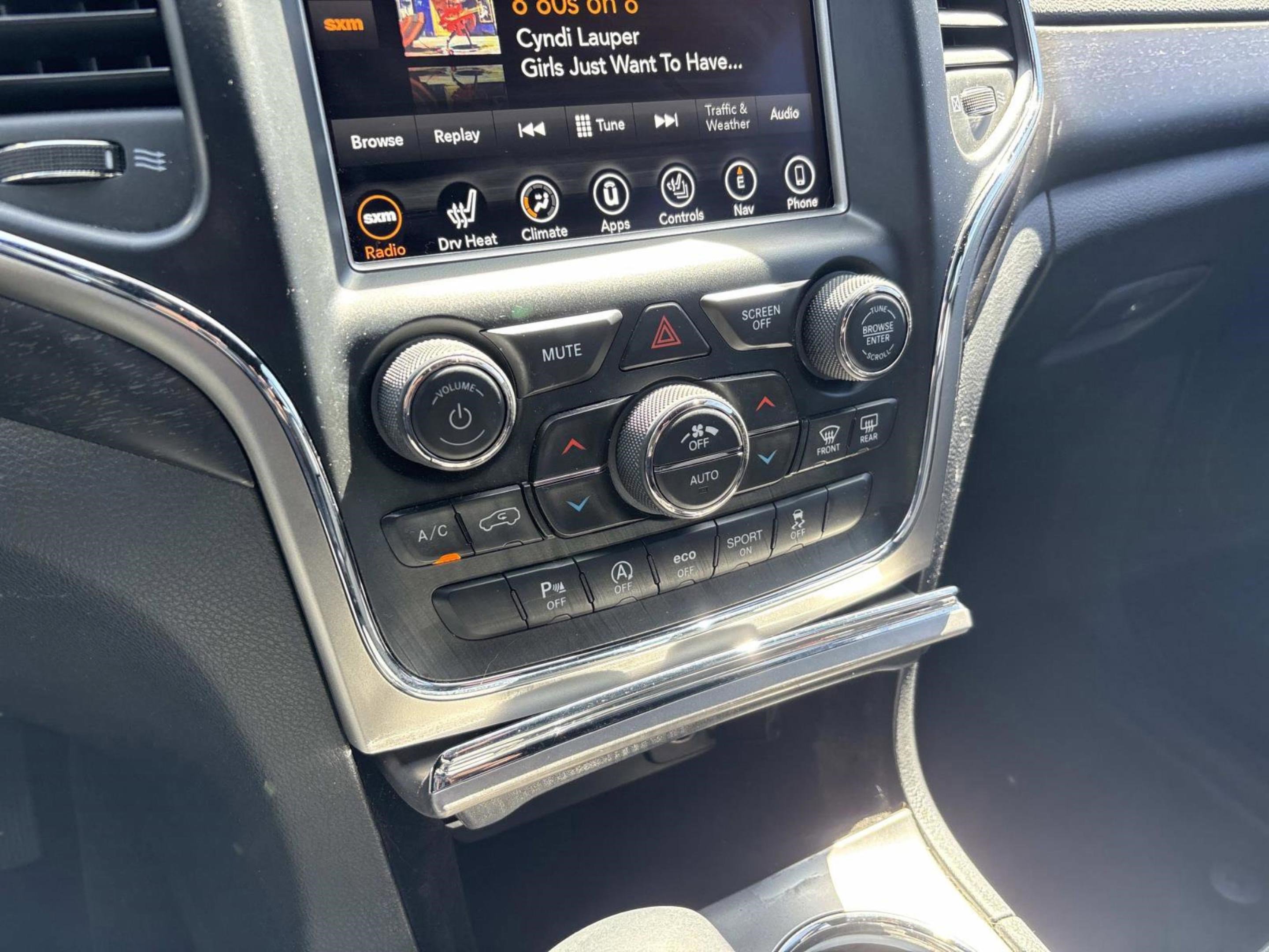 Used 2018 Jeep Grand Cherokee Altitude image 30