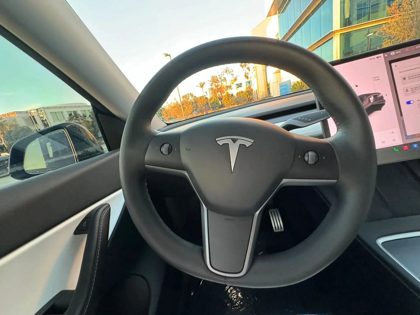 Used 2023 Tesla Model Y Performance AWD/4WD image 28