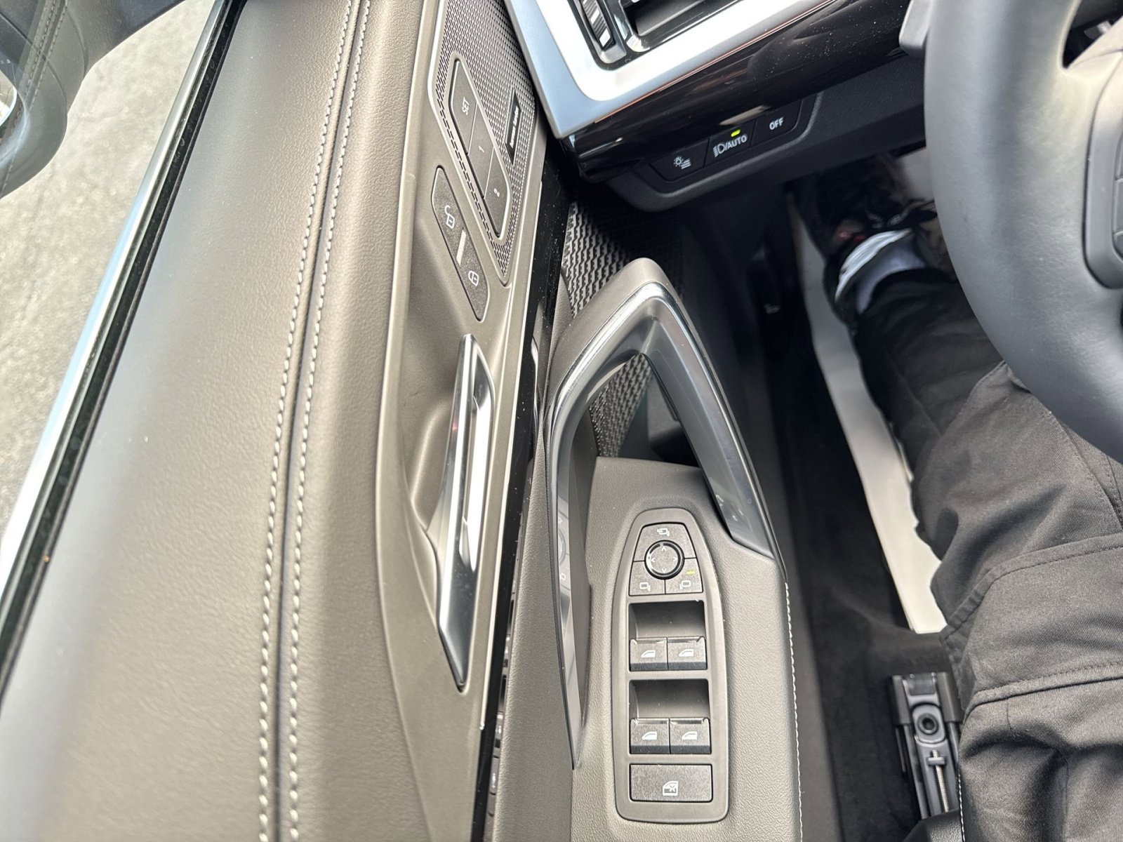 New 2026 BMW X1 xDrive28i w/ Technology Package image 9