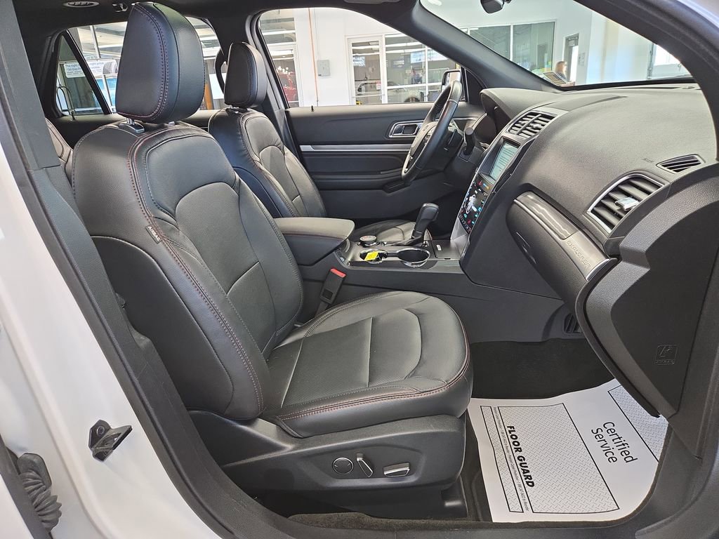 Used 2018 Ford Explorer Sport AWD/4WD image 18
