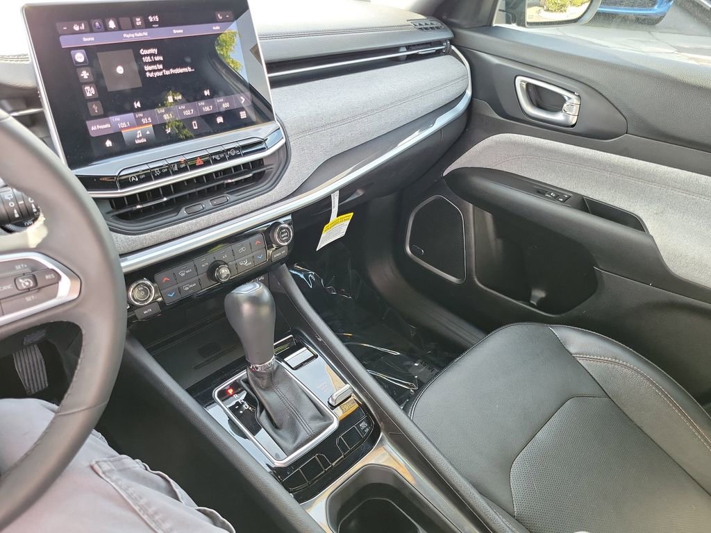 Used 2023 Jeep Compass Latitude w/ Sun and Sound Group image 12