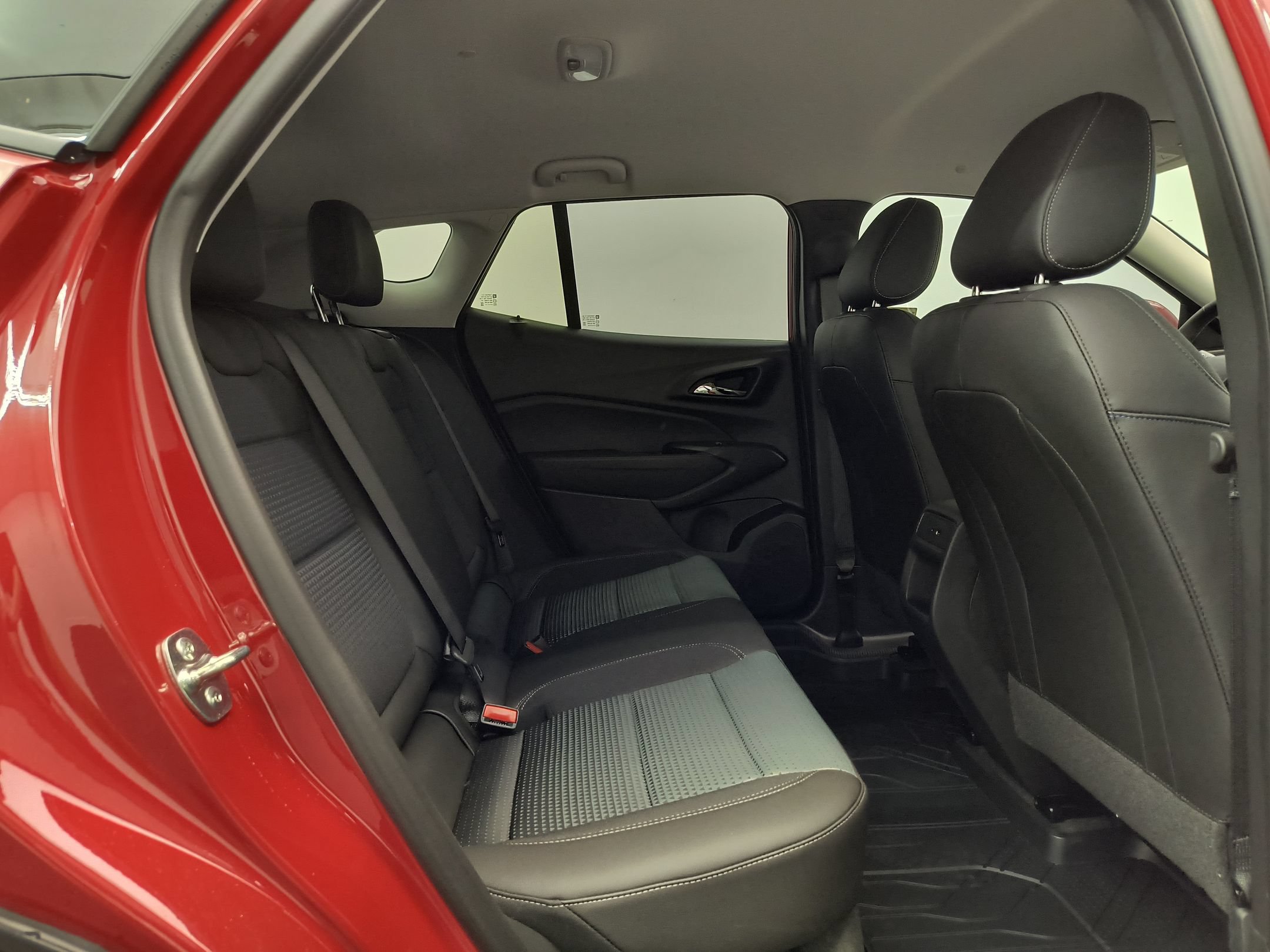 New 2026 Chevrolet Trax LT w/ Driver Confidence Package FWD image 28
