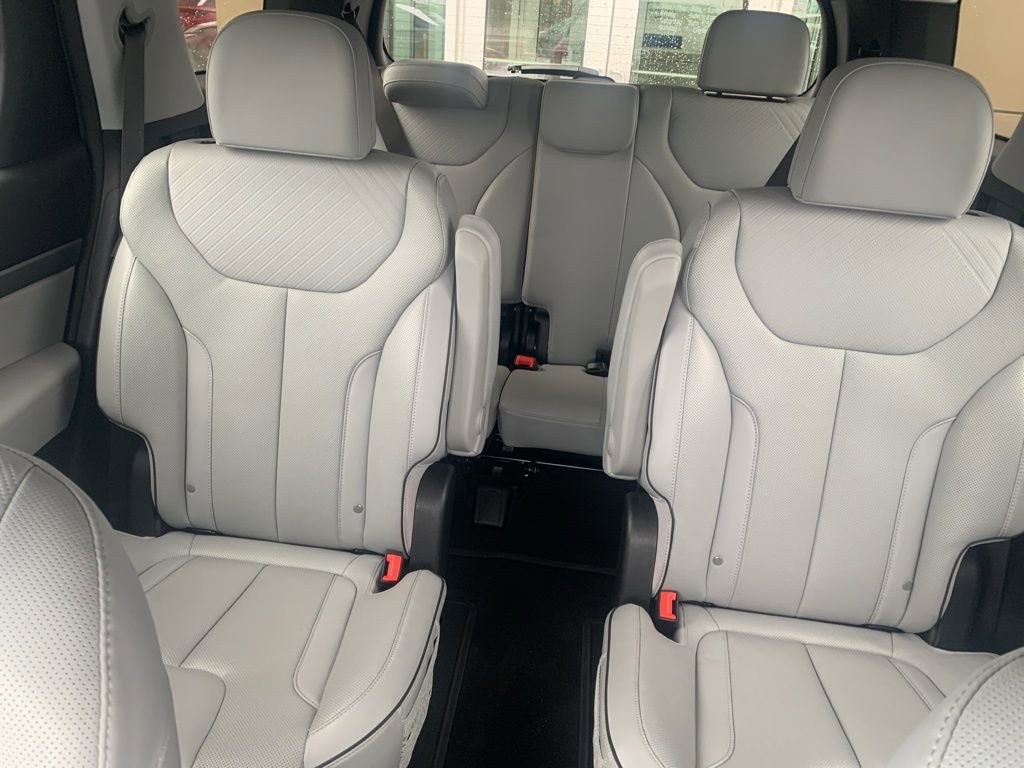 Used 2025 Hyundai Palisade SEL image 32