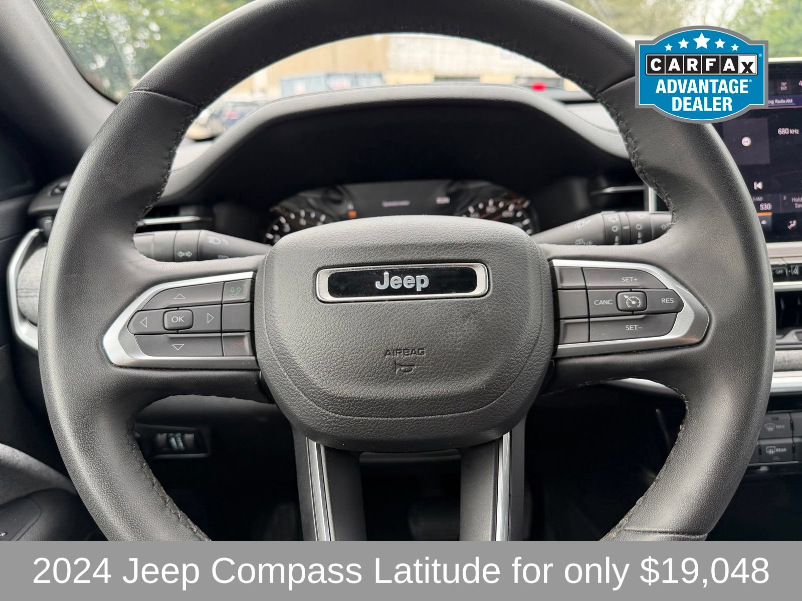 Used 2024 Jeep Compass Latitude AWD/4WD image 9