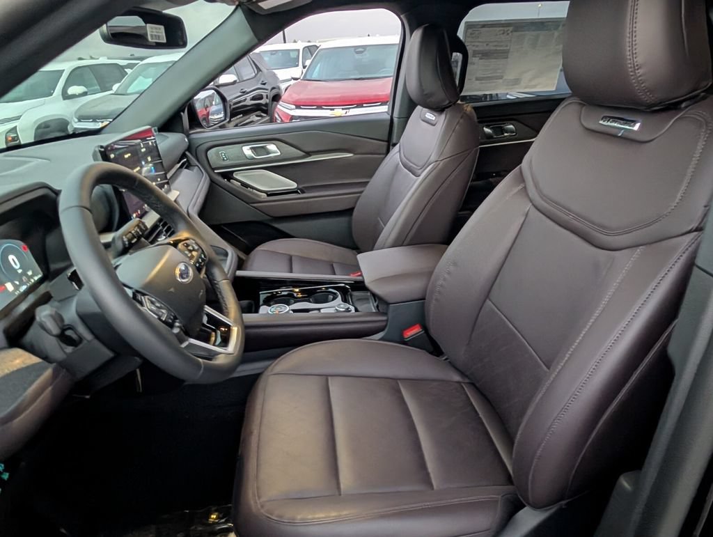 New 2026 Ford Explorer Platinum RWD image 5