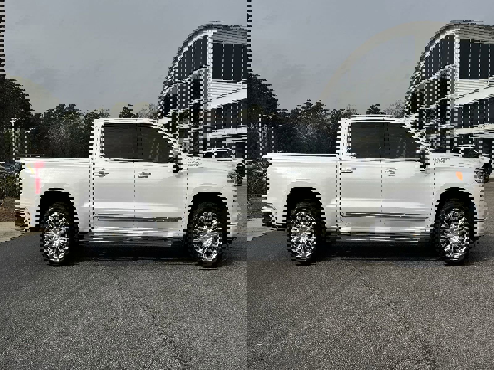 Used 2024 Chevrolet Silverado 1500 High Country w/ High Country Premium Package image 18