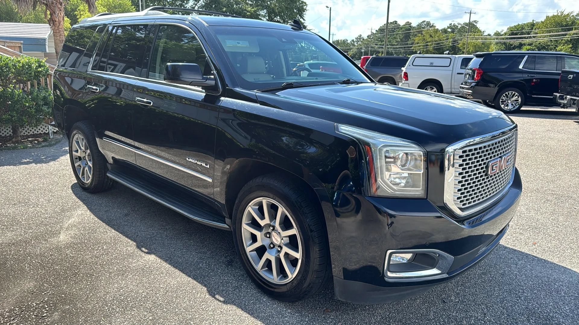 Used 2016 GMC Yukon Denali w/ Open Road Package AWD/4WD image 3