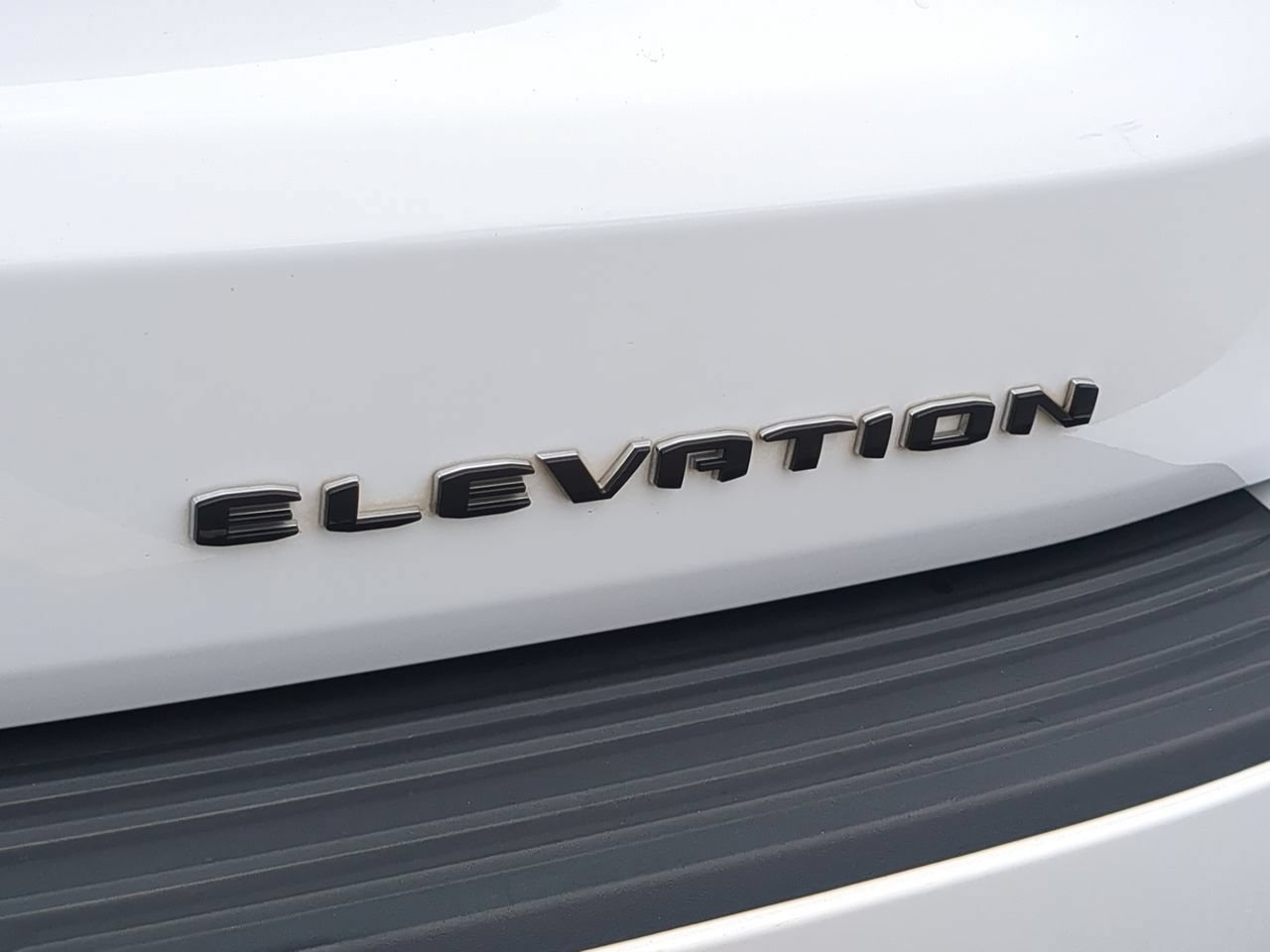 Used 2025 GMC Yukon Elevation AWD/4WD image 33