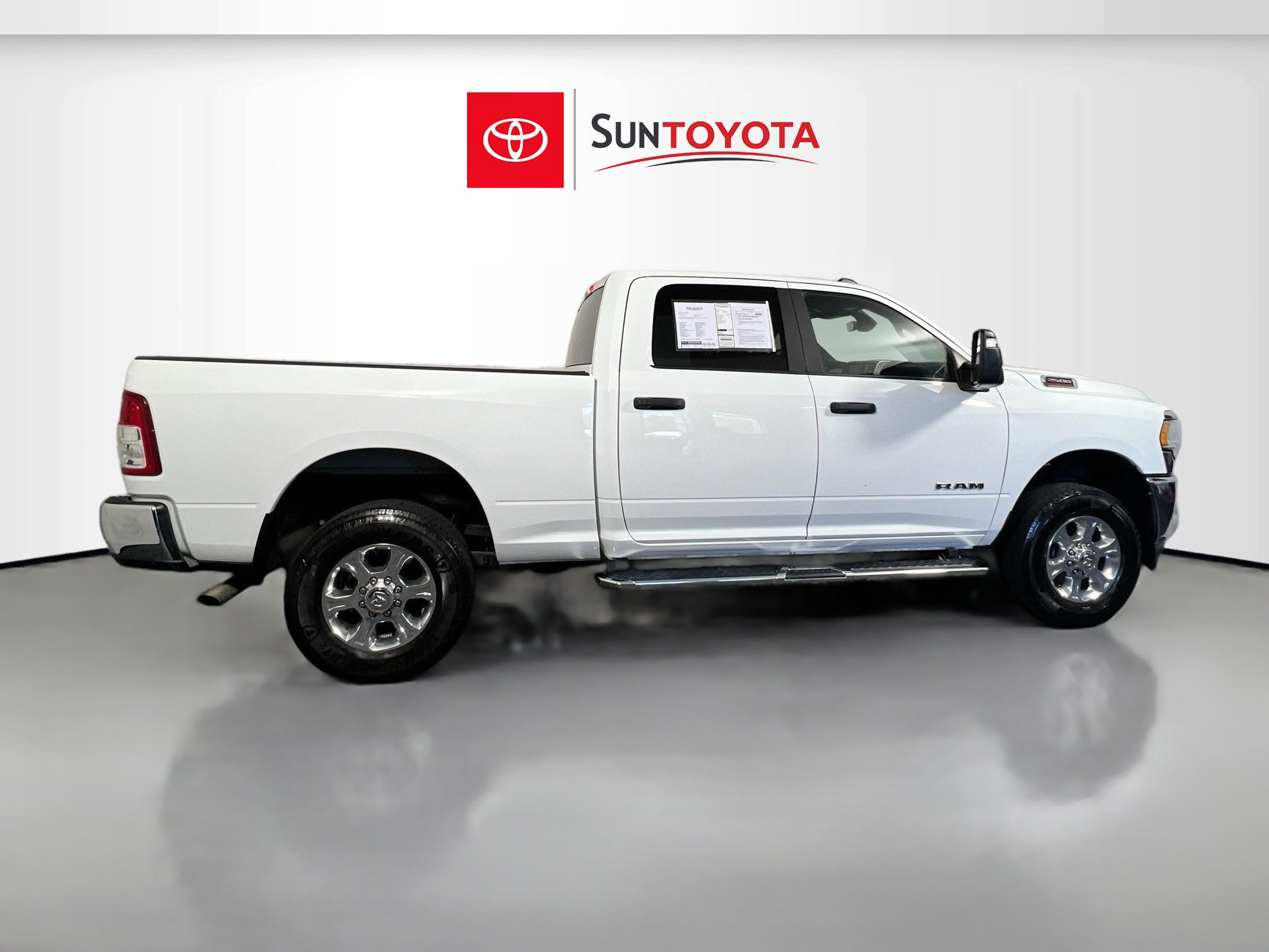 Used 2024 RAM 2500 Big Horn AWD/4WD image 2