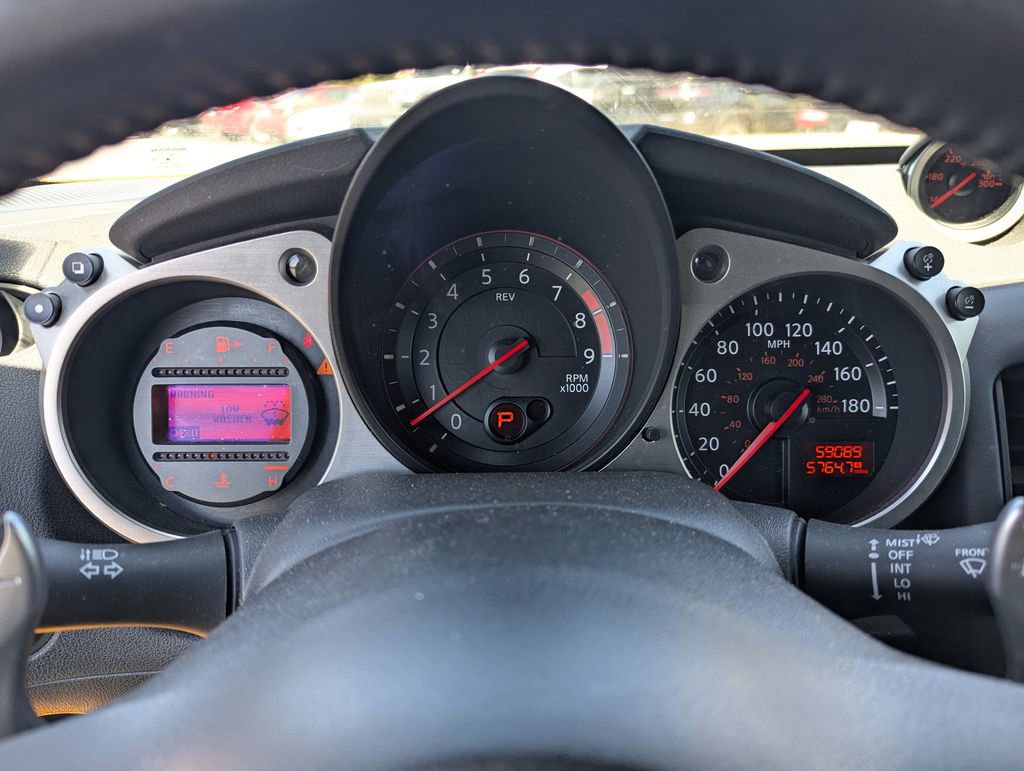 Used 2017 Nissan 370Z Coupe RWD image 27