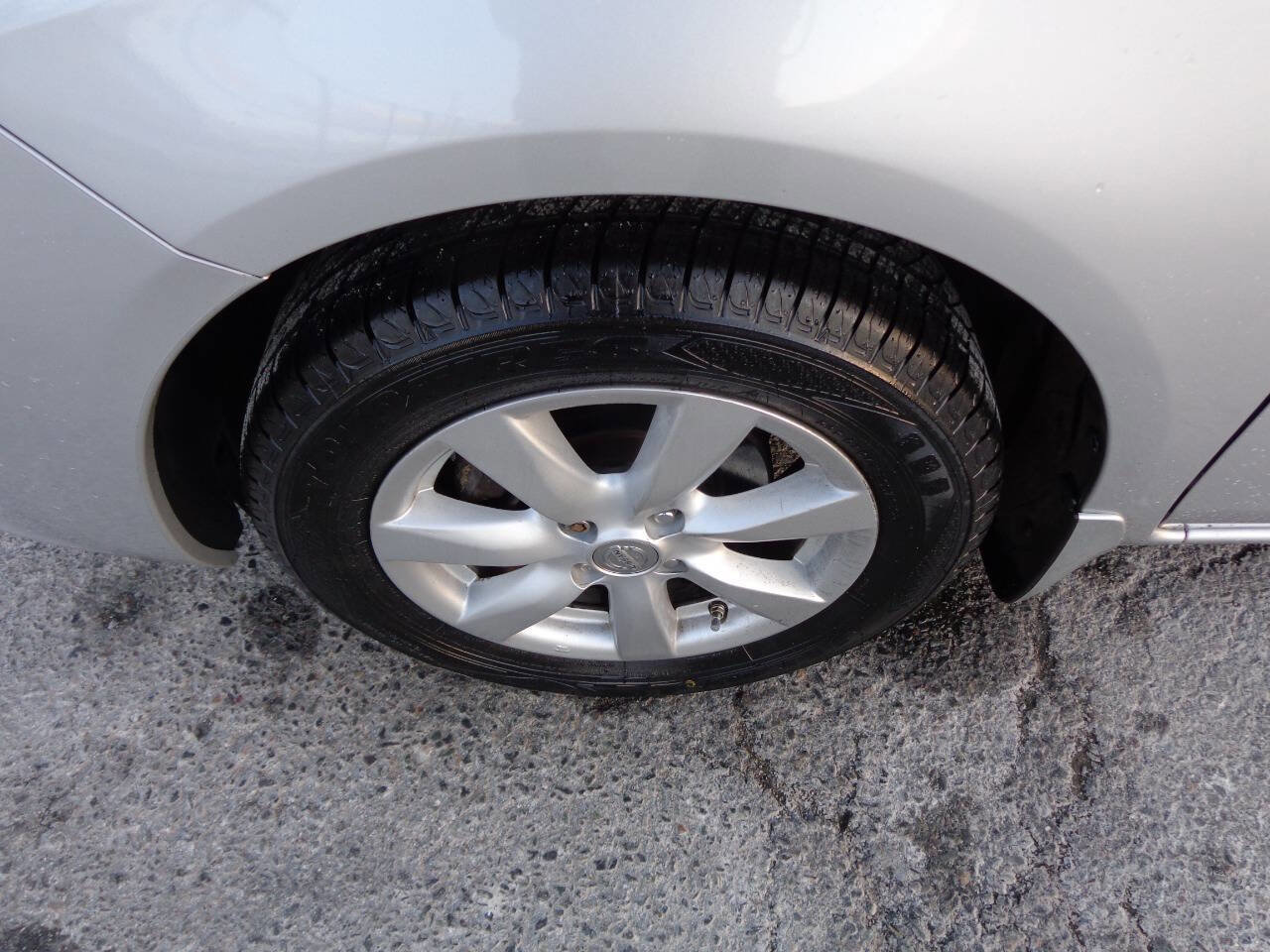 Used 2014 Nissan Versa SV w/ Convenience Package image 38