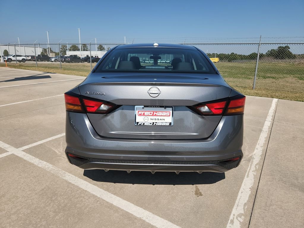 Used 2025 Nissan Altima 2.5 SV image 6