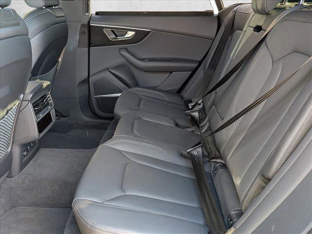 Used 2024 Audi Q8 Prestige w/ Prestige Package image 17