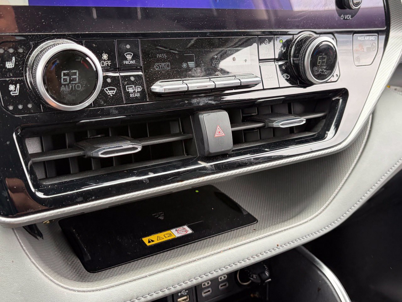 Used 2023 Toyota Highlander Platinum FWD image 10