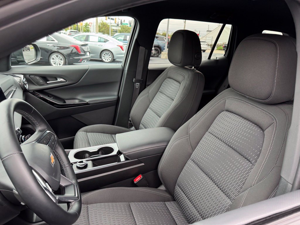 Used 2026 Chevrolet Equinox LT FWD image 8