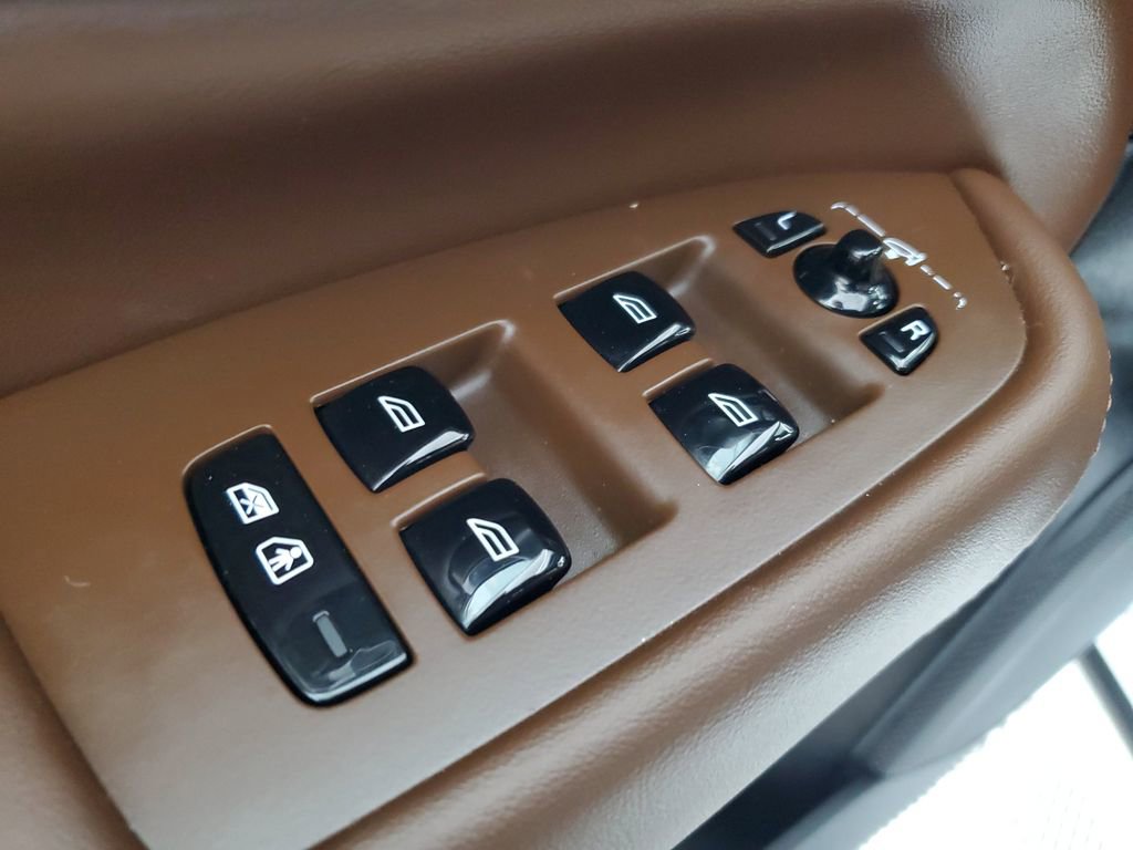 Used 2024 Volvo XC90 T8 Plus image 23