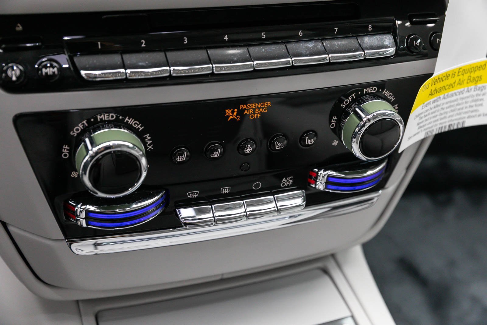 Used 2024 Rolls-Royce Phantom Extended Wheelbase w/ Leather Finishing Pack image 23