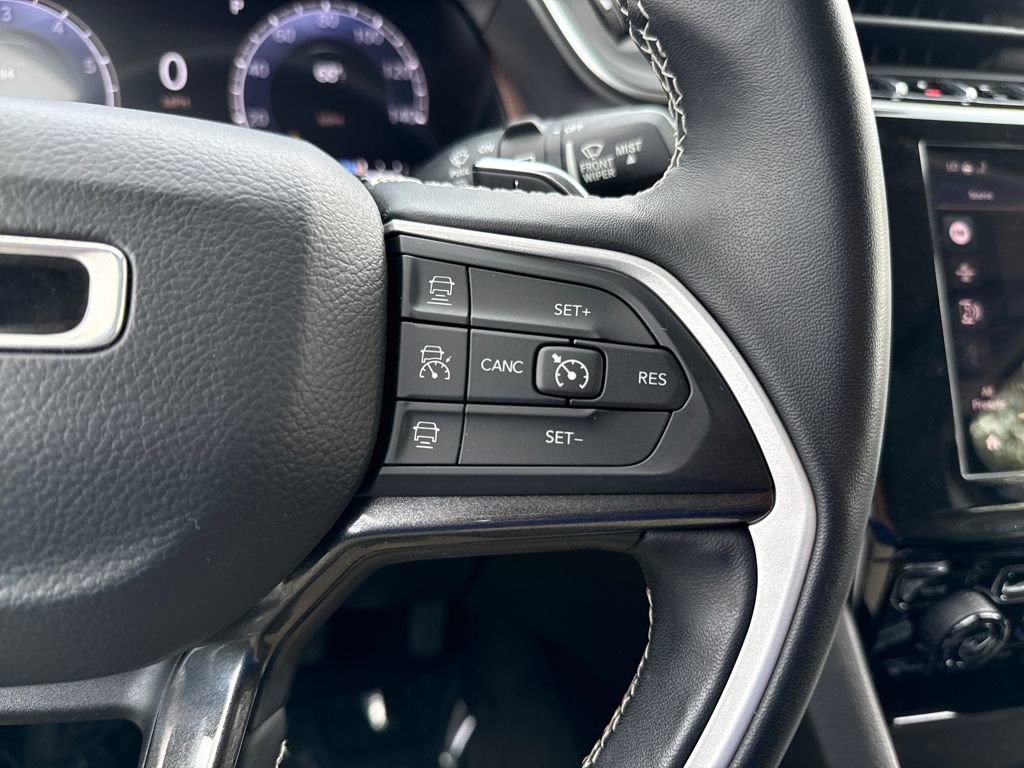 Used 2022 Jeep Grand Cherokee Laredo w/ Luxury Tech Group I image 27