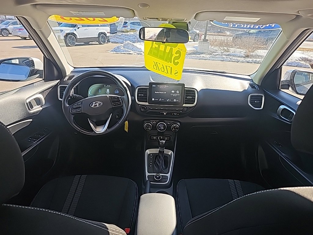 Certified 2023 Hyundai Venue SEL image 30