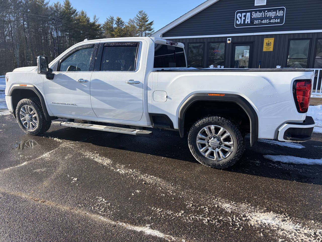 Used 2021 GMC Sierra 2500 Denali w/ Denali Ultimate Package image 2