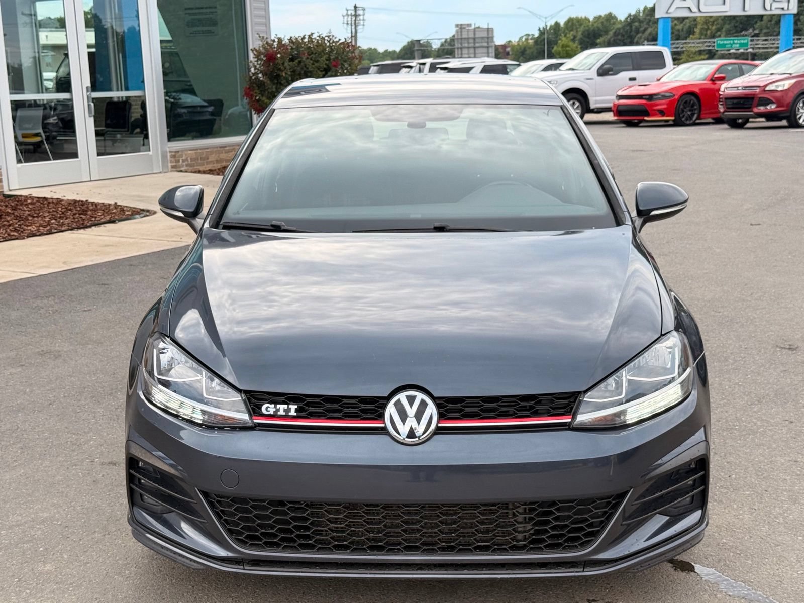 Used 2018 Volkswagen GTI SE FWD image 6