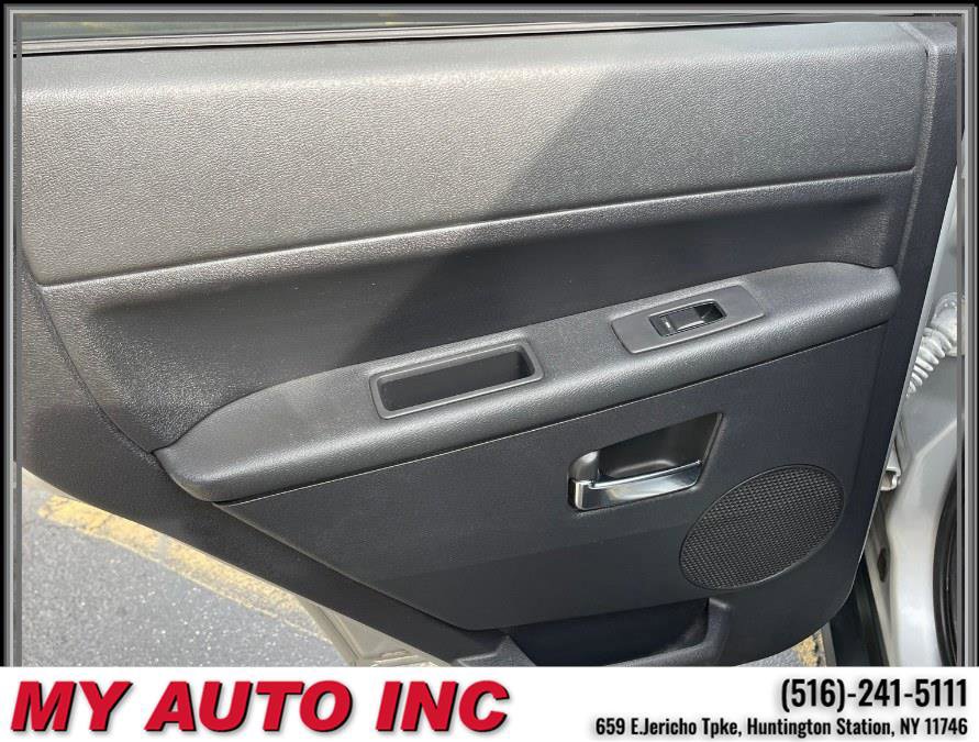 Used 2010 Jeep Grand Cherokee Laredo image 36