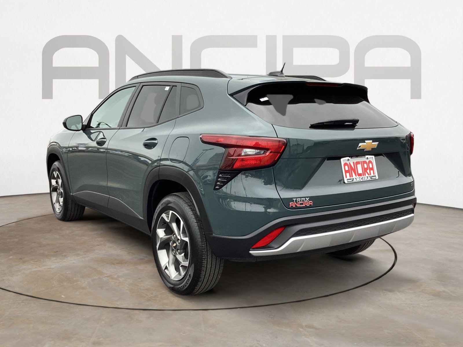 Used 2025 Chevrolet Trax LT FWD image 12