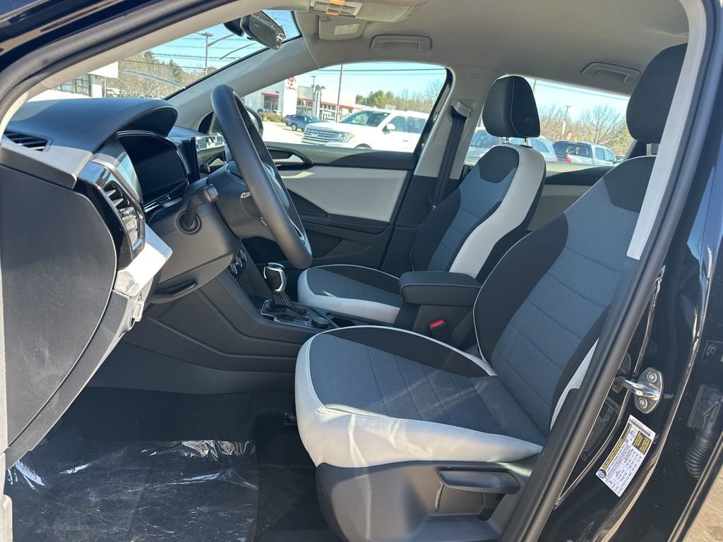 New 2026 Volkswagen Taos S image 9