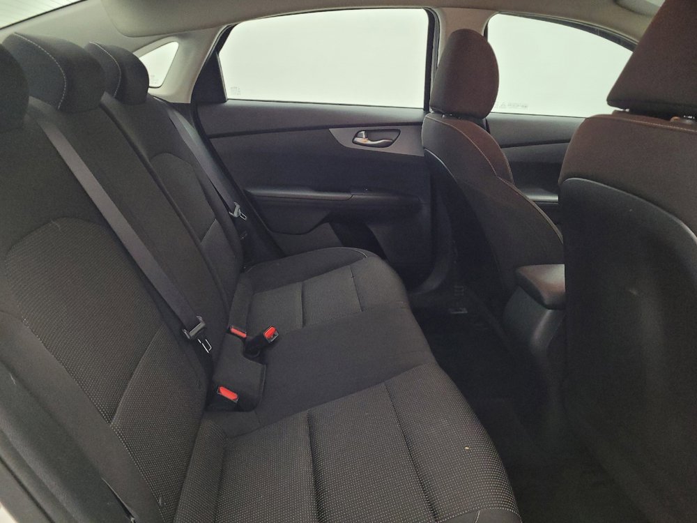 Used 2020 Kia Forte LXS FWD image 19