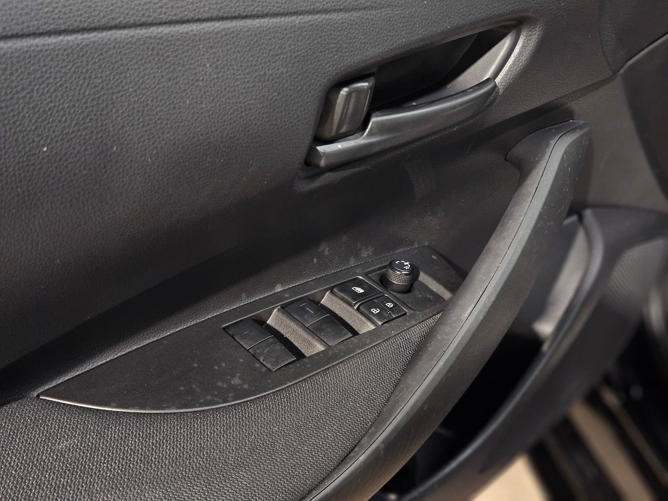 Used 2025 Toyota Corolla LE image 21