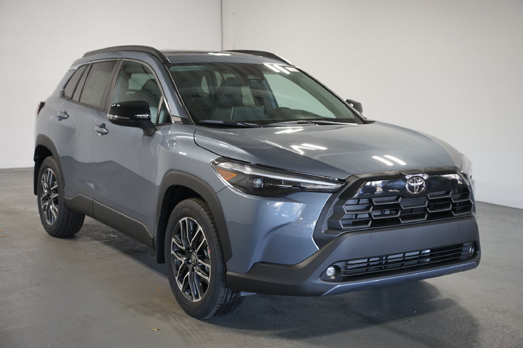 New 2026 Toyota Corolla Cross XLE w/ Convenience Package AWD/4WD image 3