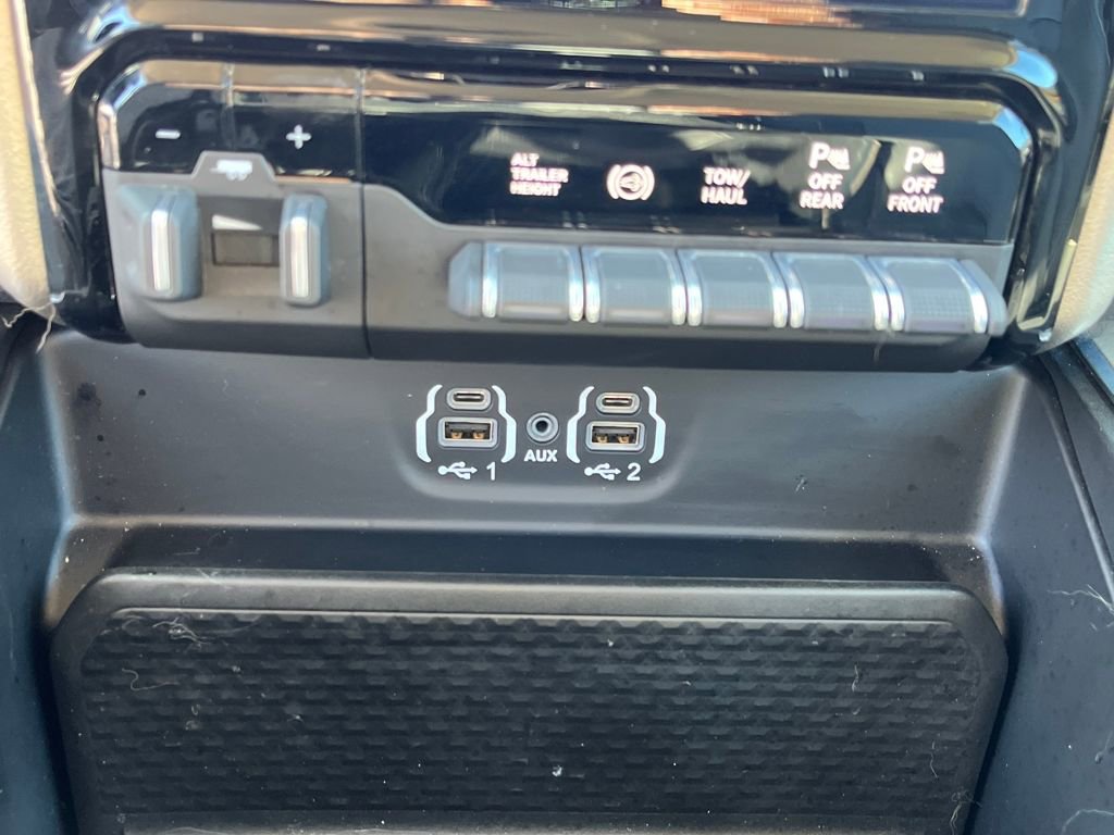 Used 2024 RAM 3500 Laramie w/ Towing Technology Group image 33
