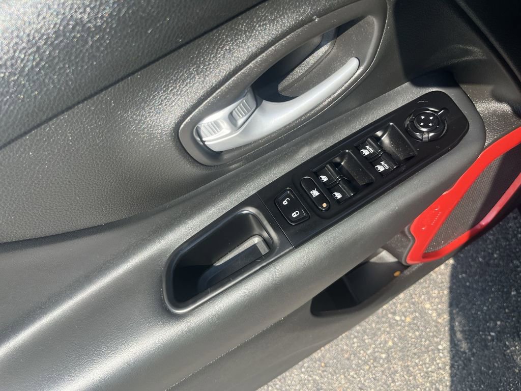 Used 2023 Jeep Renegade Trailhawk AWD/4WD image 15