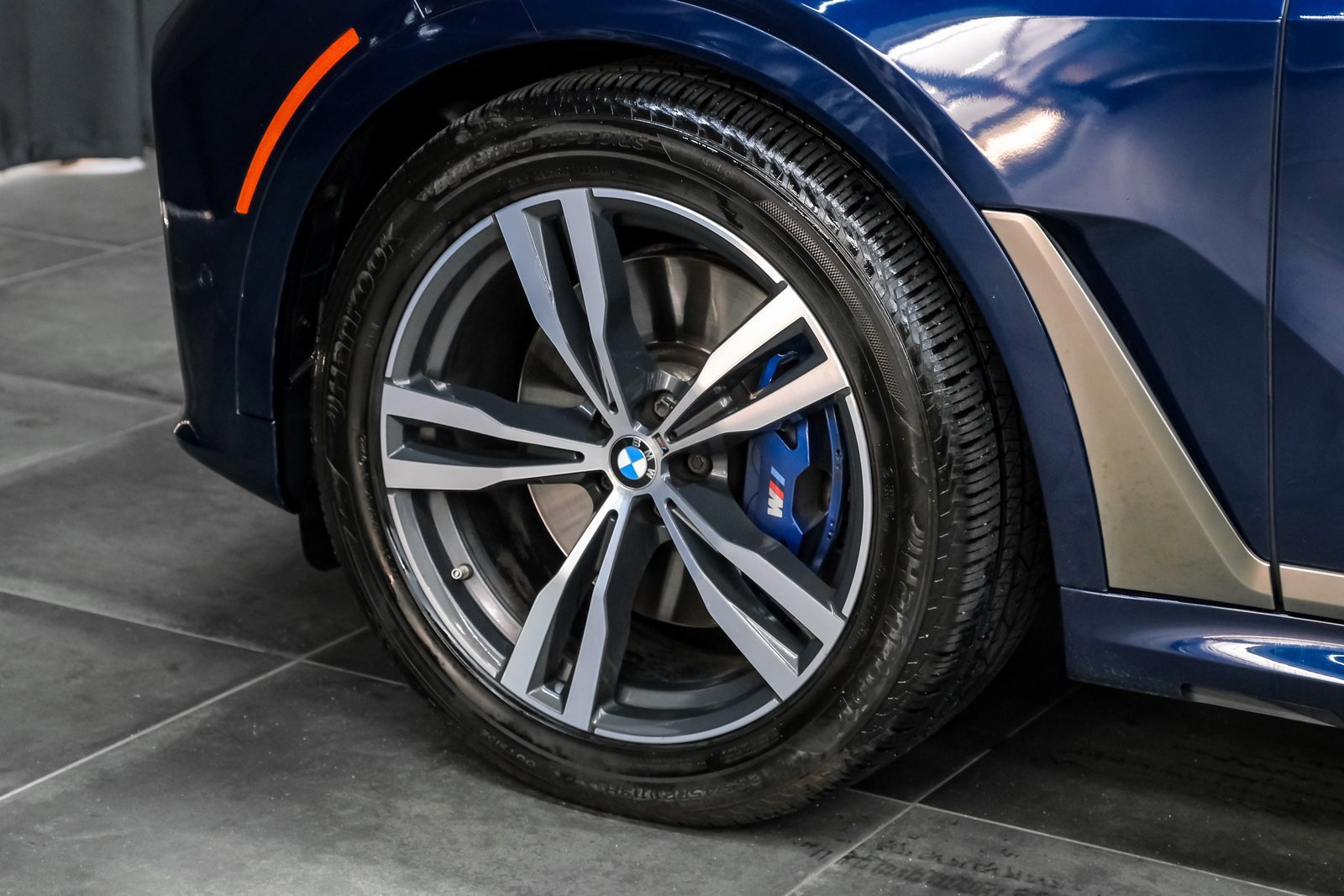 Used 2022 BMW X7 M50i w/ Executive Package image 61