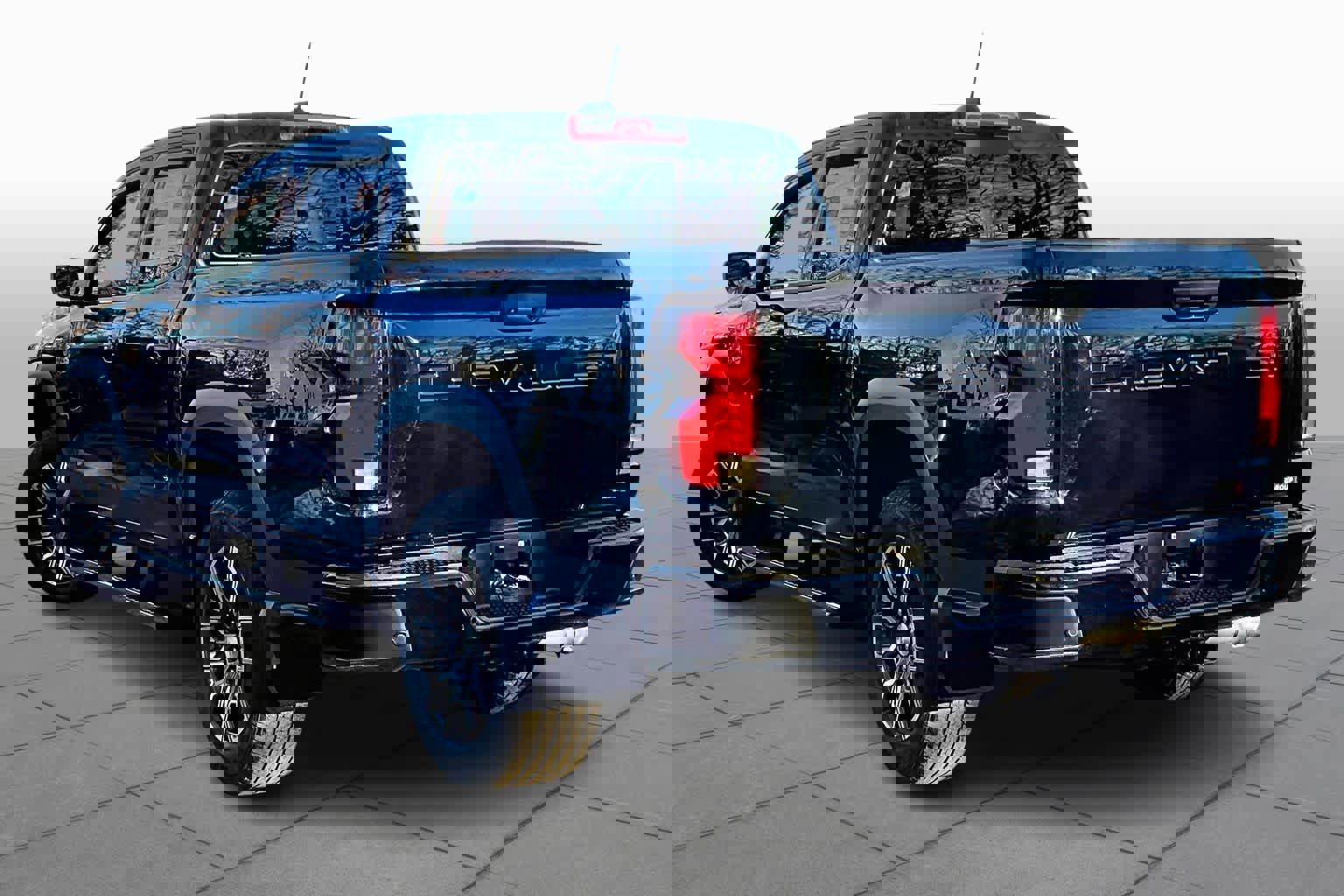 Used 2024 Chevrolet Colorado LT w/ LT Convenience Package III image 11