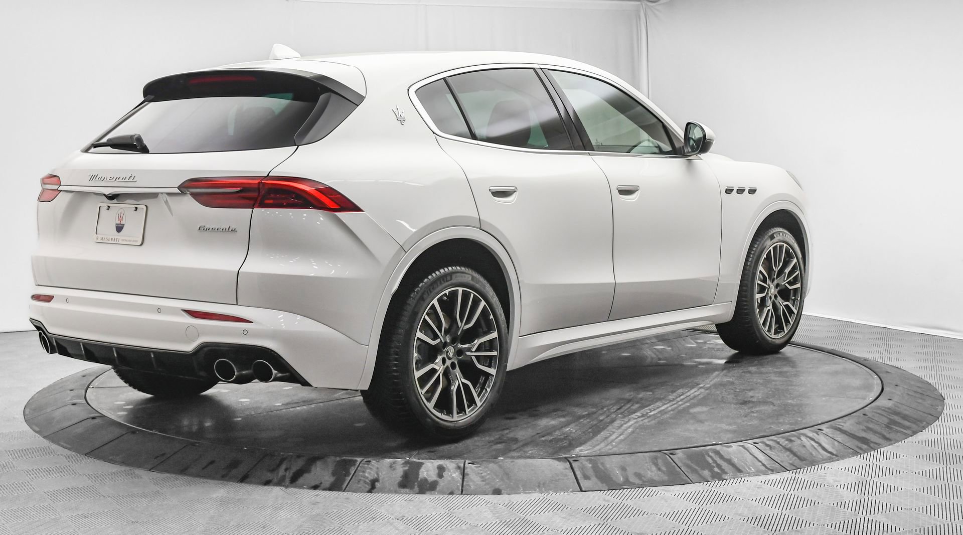 New 2025 Maserati Grecale GT image 9