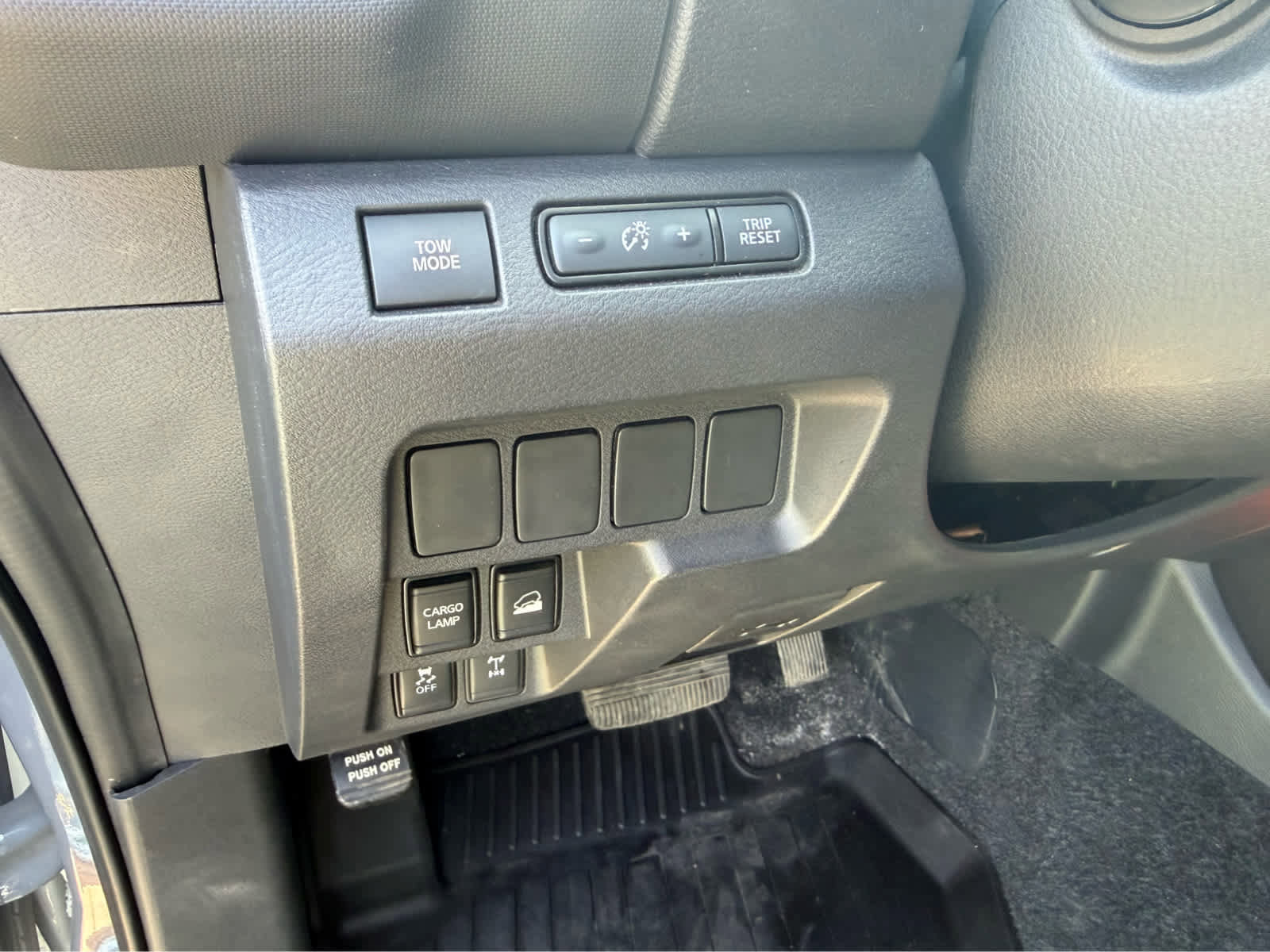 Used 2023 Nissan Frontier PRO-4X w/ Tow Package AWD/4WD image 14