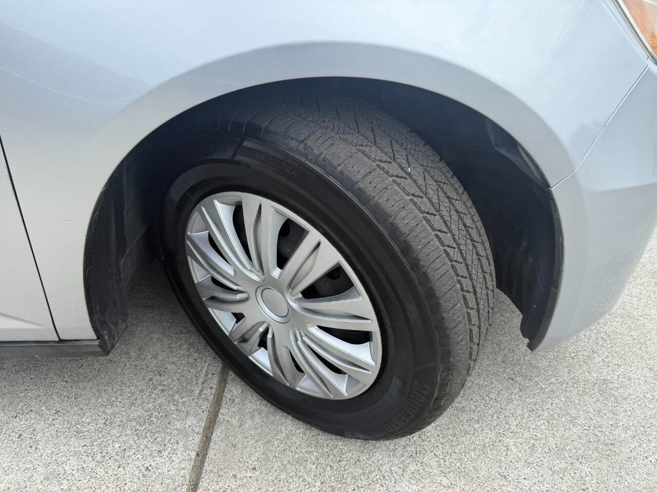 Used 2011 Honda Odyssey LX image 25