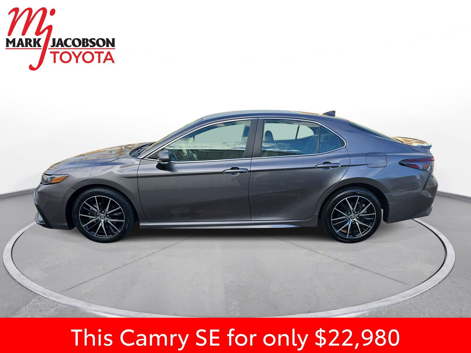 Used 2024 Toyota Camry SE image 14