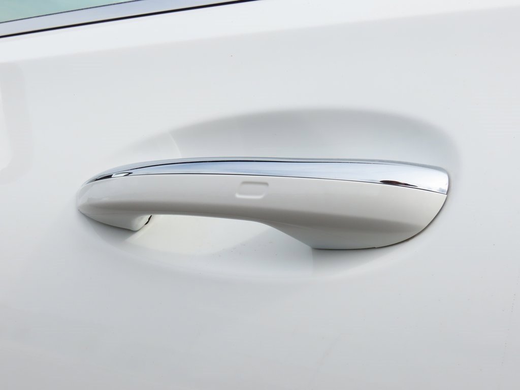 Used 2025 Mercedes-Benz C 300 4MATIC Sedan image 37