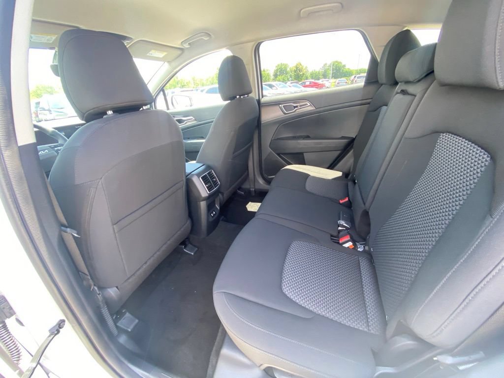 New 2026 Kia Sportage LX FWD image 21