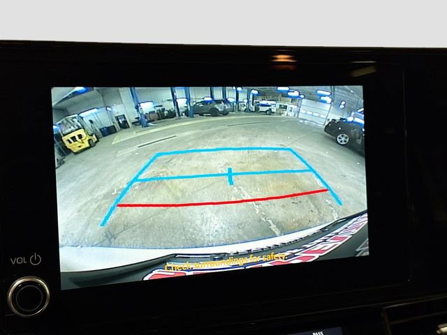 Used 2025 Toyota Sienna LE image 15