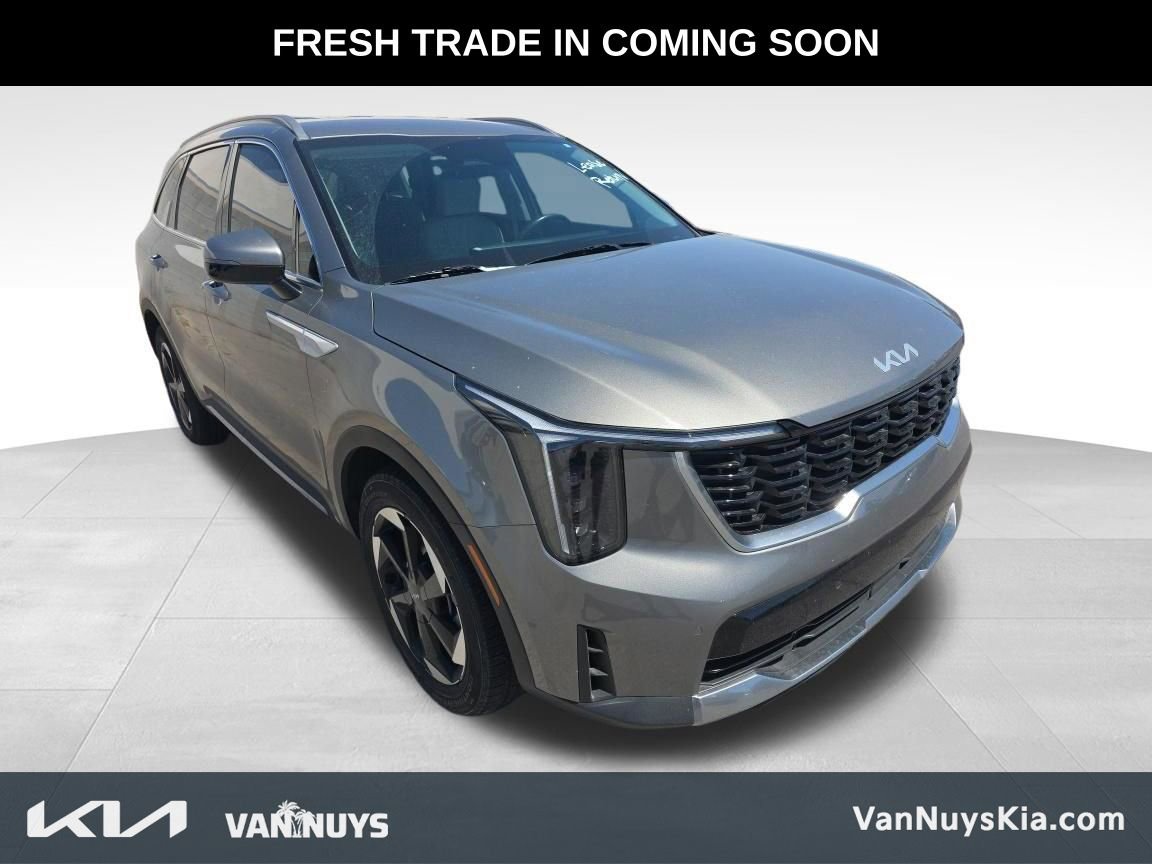 Used 2025 Kia Sorento EX image 2