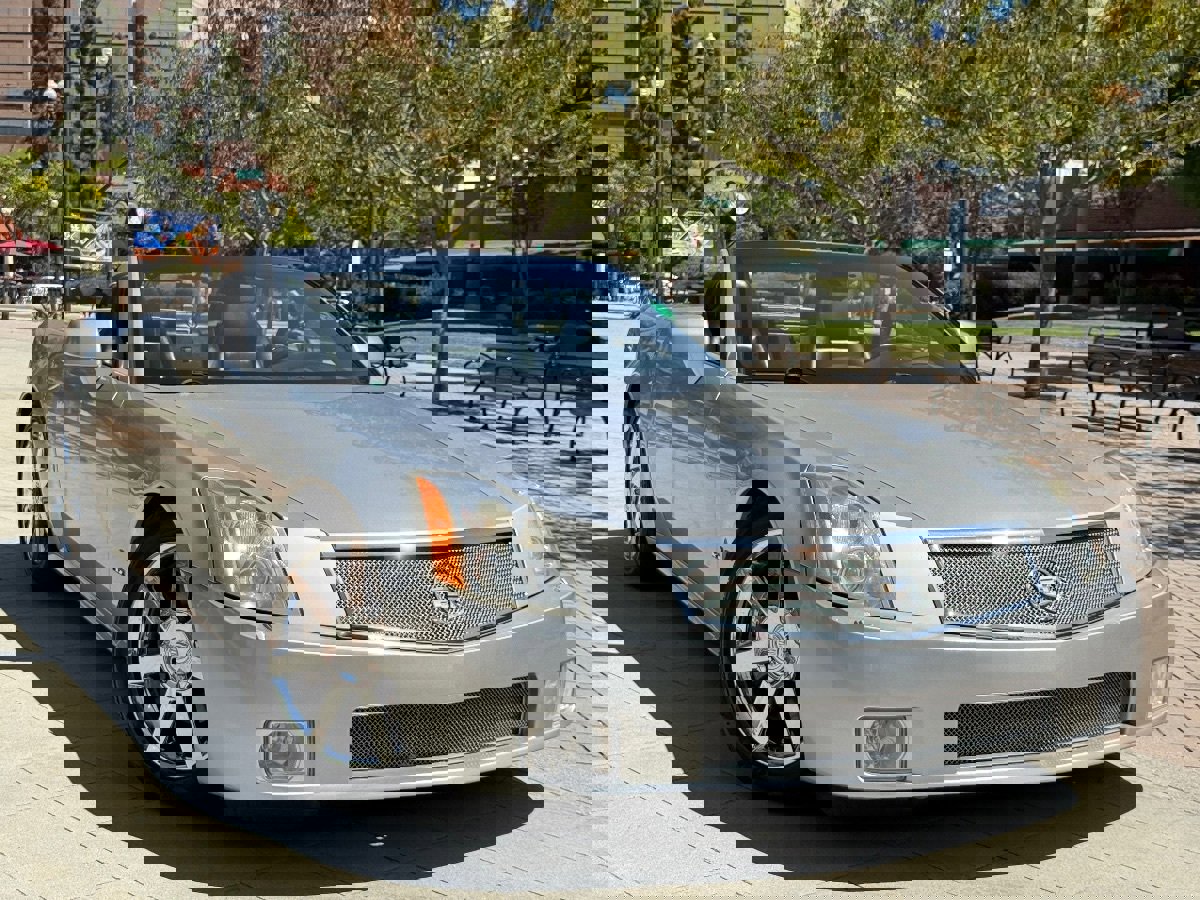 Used 2008 Cadillac XLR image 3