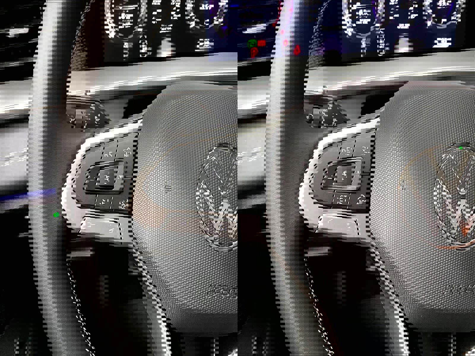 New 2026 Volkswagen Tiguan SE image 17