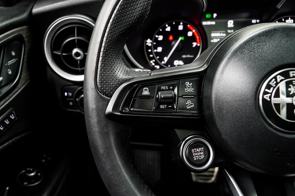 Used 2023 Alfa Romeo Stelvio Ti image 33