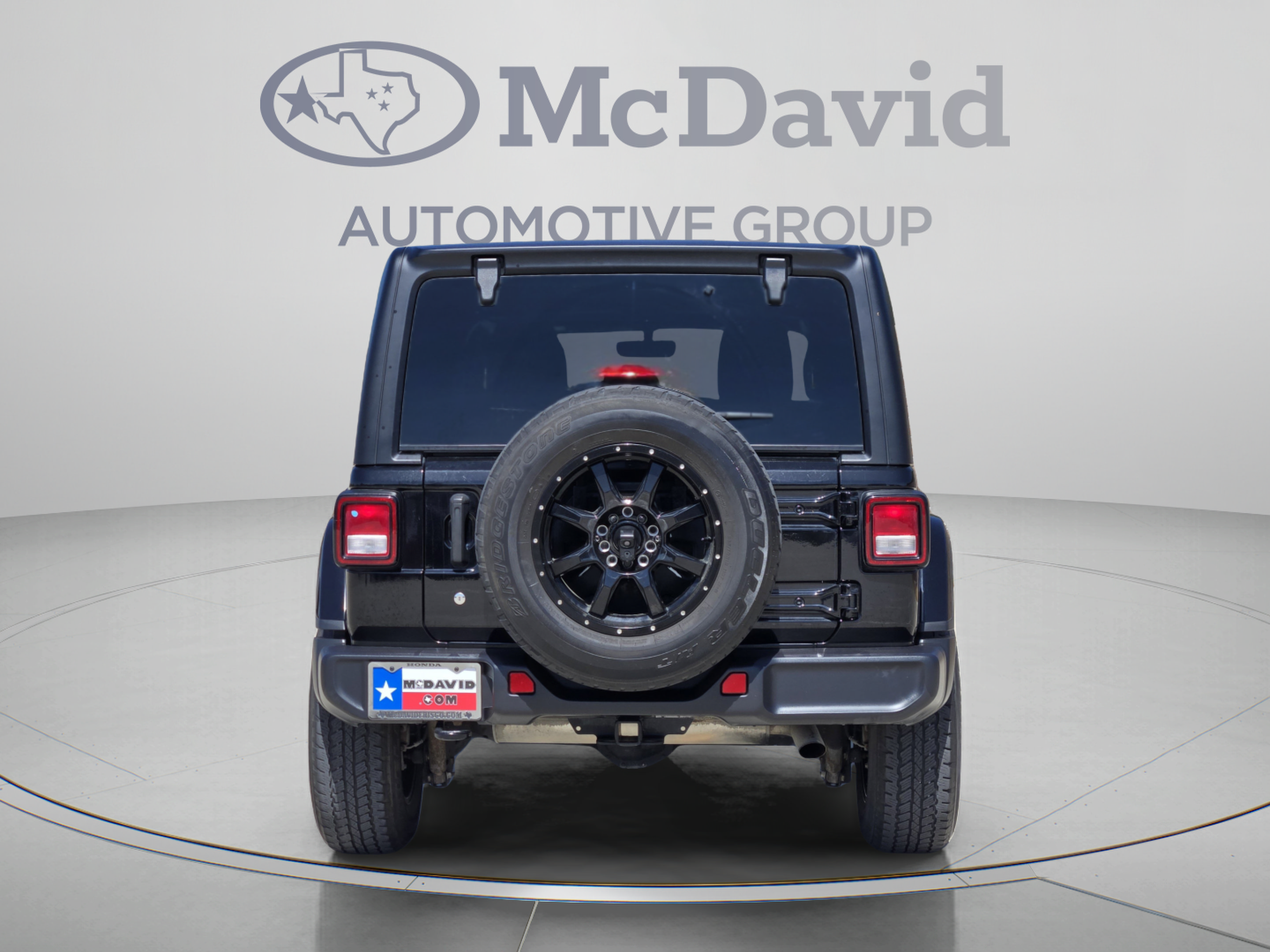 Used 2018 Jeep Wrangler Unlimited Sahara AWD/4WD image 5