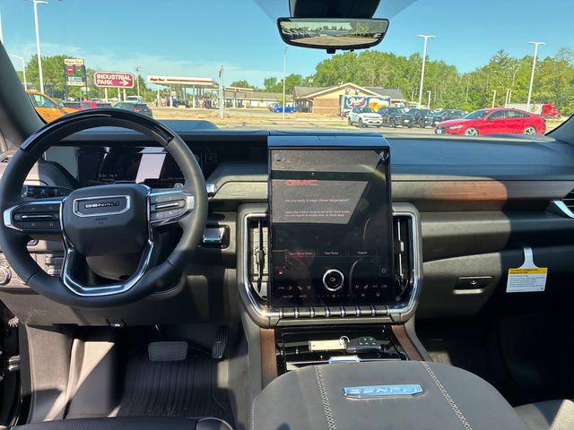 New 2026 GMC Yukon Denali w/ Denali Reserve Package AWD/4WD image 13