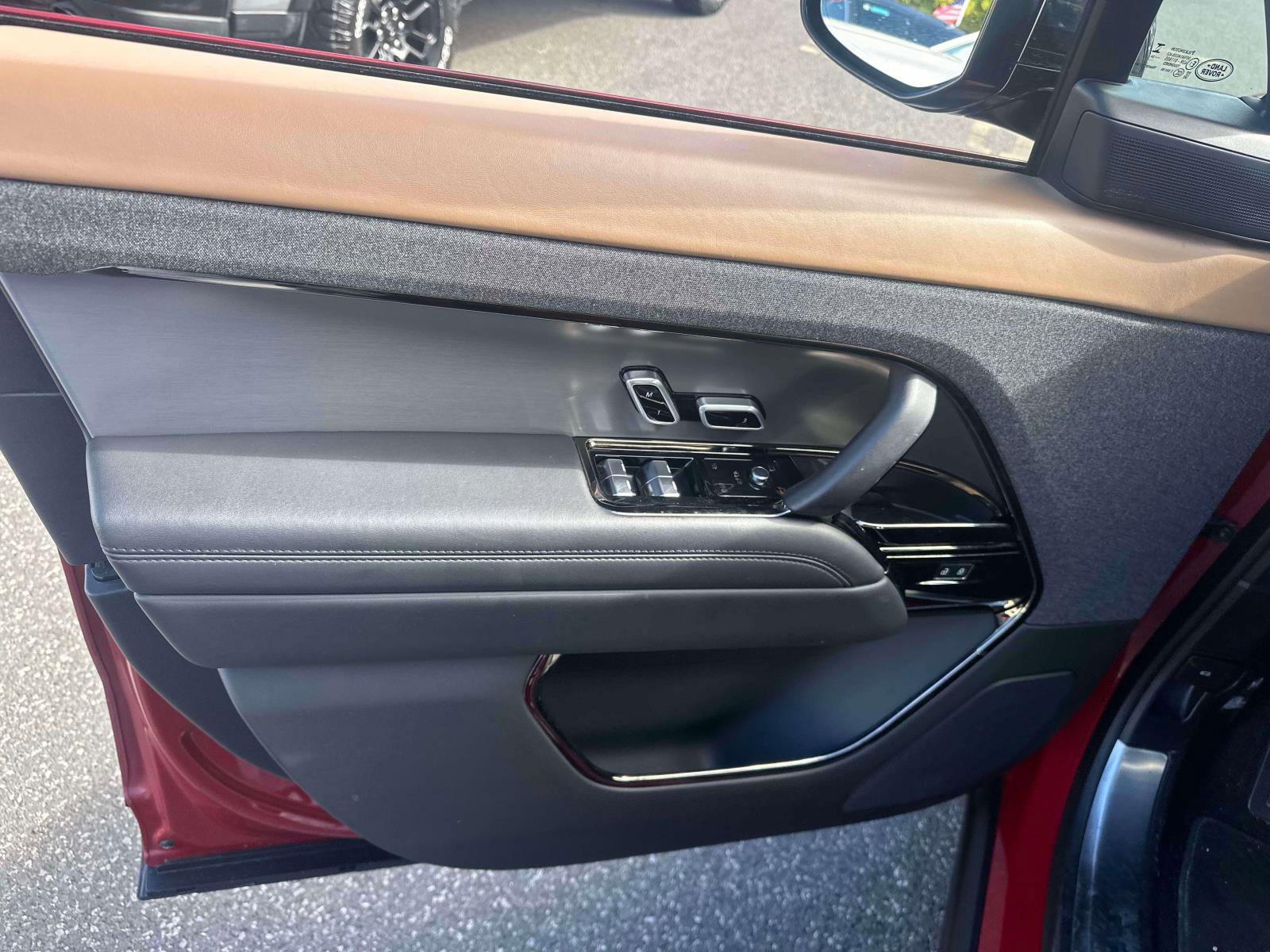 Used 2024 Land Rover Range Rover Sport Dynamic SE image 15